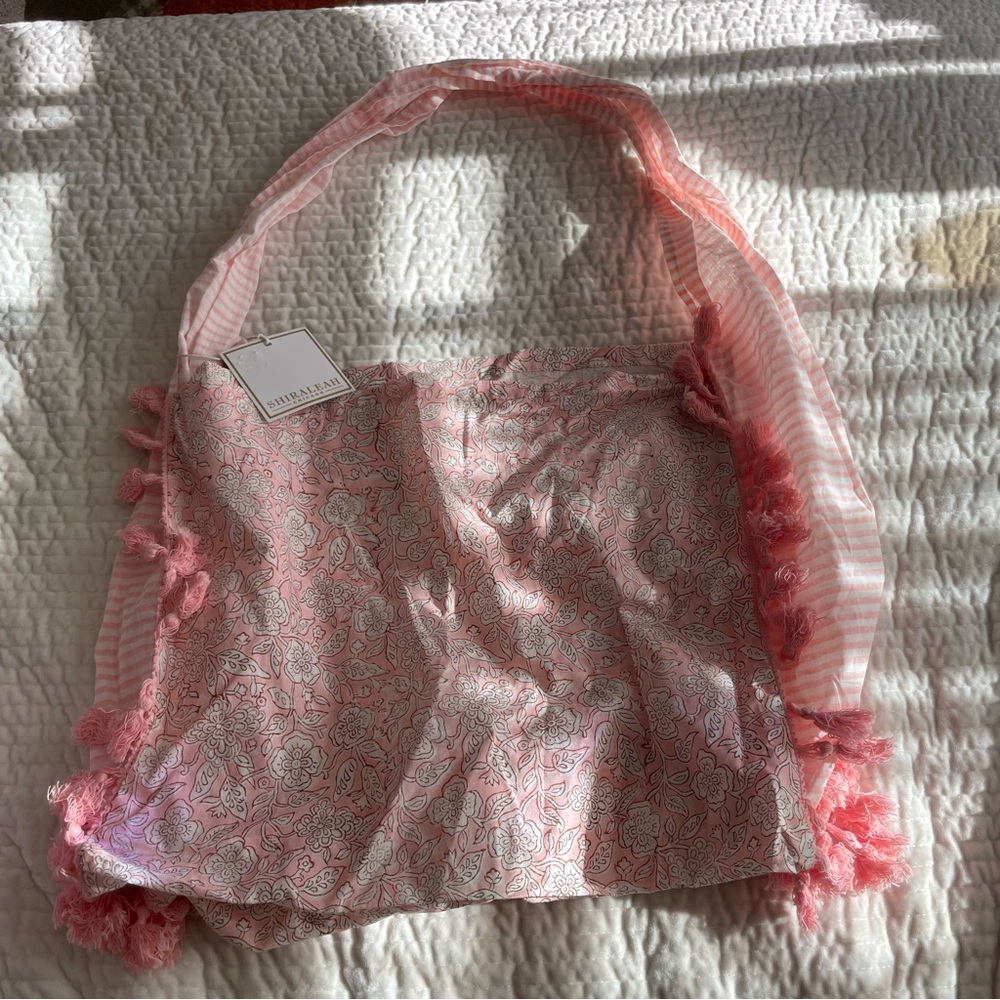Shiraleah Pink Floral Tassel Hobo Bag